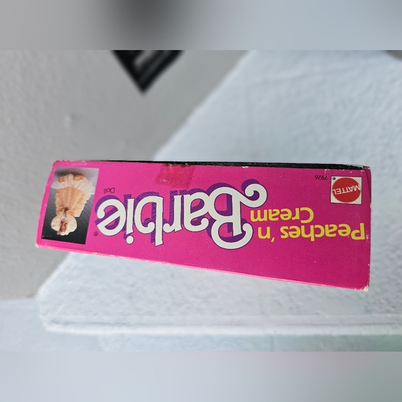 1984 Peaches n Cream Barbie - Picture 6 of 10